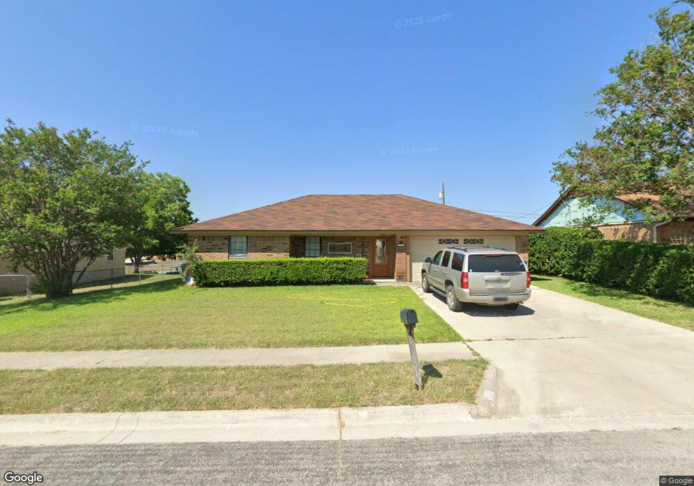 110 E Hogan Dr, Copperas Cove, TX 76522 - photo 1