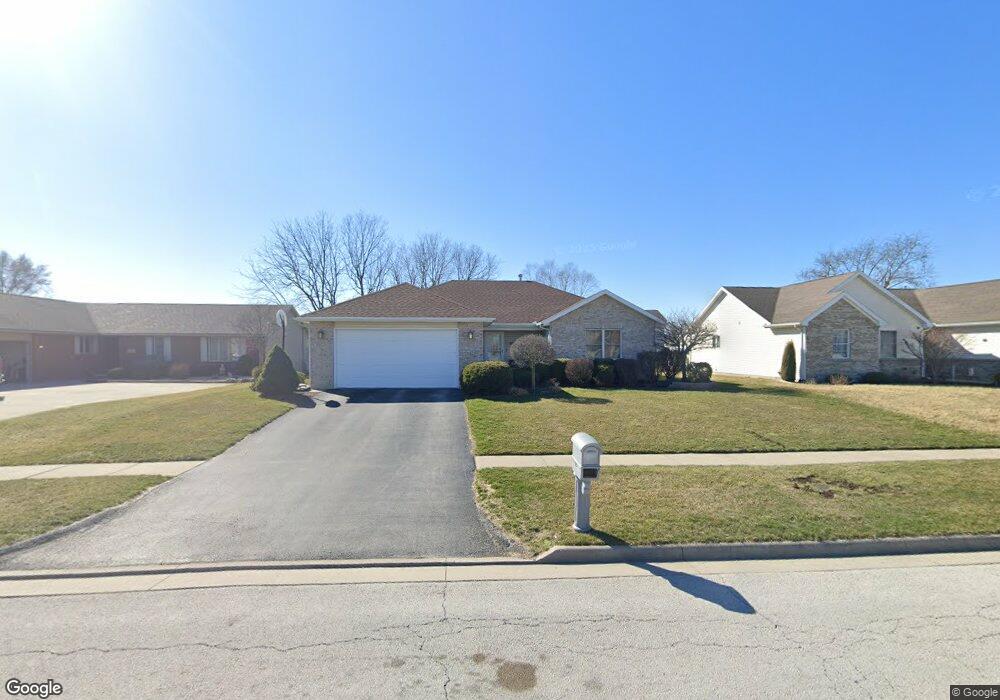 690 Colt Dr, Findlay, OH 45840 - photo 1