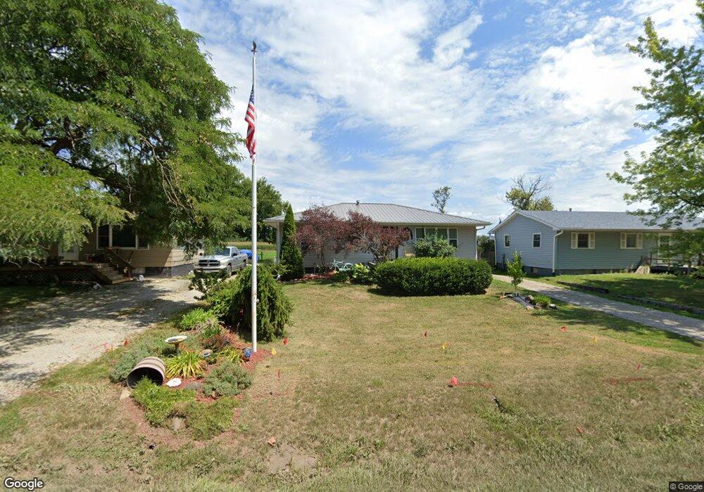 304 N Jefferson St, Grandview, IA 52752 - photo 1