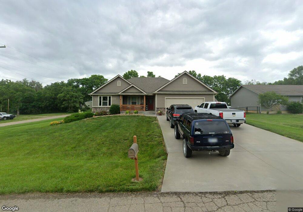 300 E 7th St, Hoyt, KS 66440 - photo 1