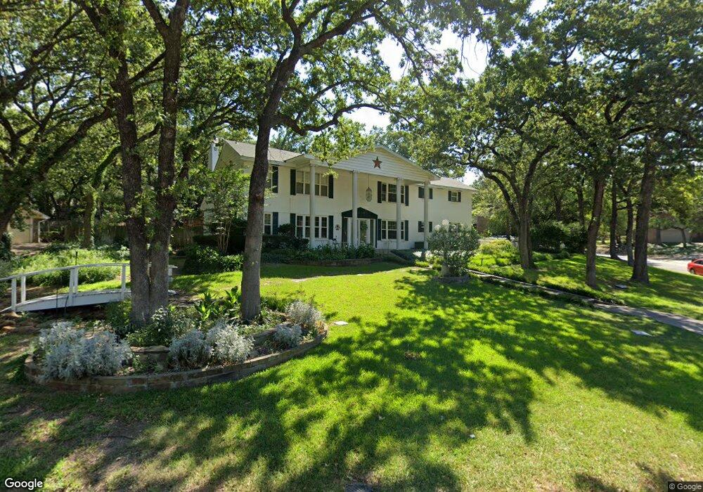 1306 Pebble Creek Dr, Euless, TX 76040 - photo 1