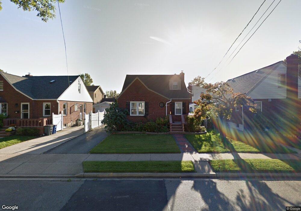 33 Franklin Ave, New Hyde Park, NY 11040 - photo 1