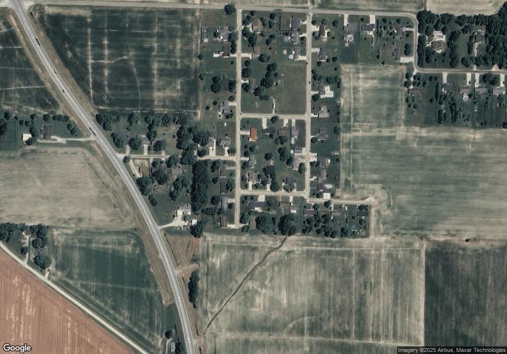 9816 N Briar Ln, Effingham, IL 62401 - photo 1