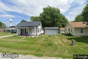 112 N Market St, Grand View, IA 52752