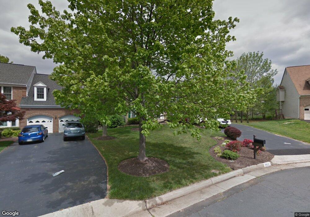 5502 Chestermill Ct, Fairfax, VA 22030 - photo 1