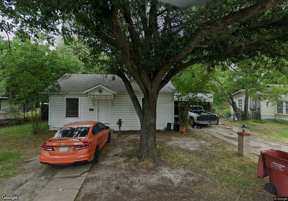 803 E 14th St, Bonham, TX 75418 - photo 1