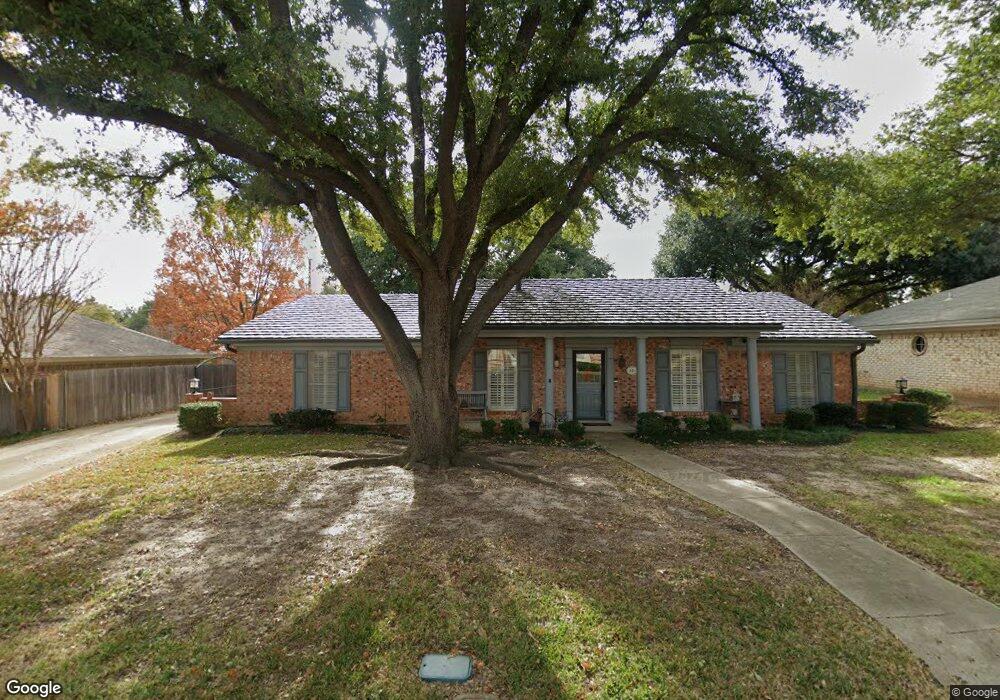 321 Baker Dr, Hurst, TX 76054 - photo 1