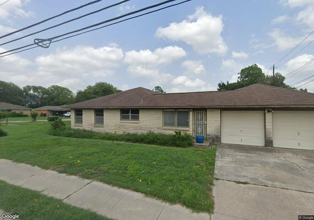 102 E Janisch Rd, Houston, TX 77022 - photo 1