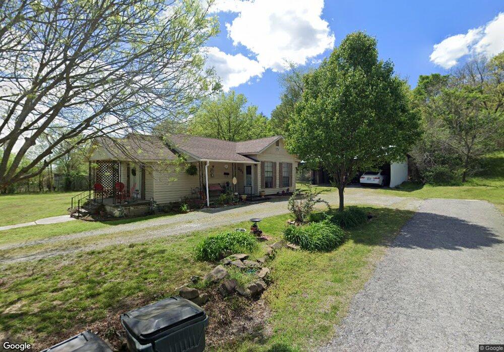 201 E Beach St, Henryetta, OK 74437 - photo 1