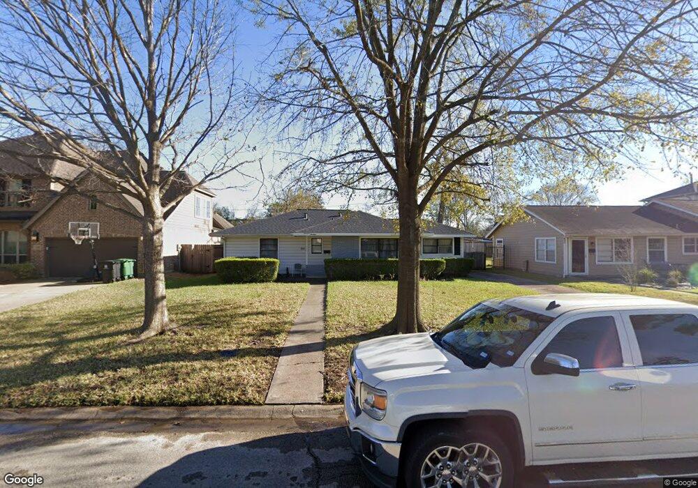 1313 Cheshire Ln, Houston, TX 77018 - photo 1