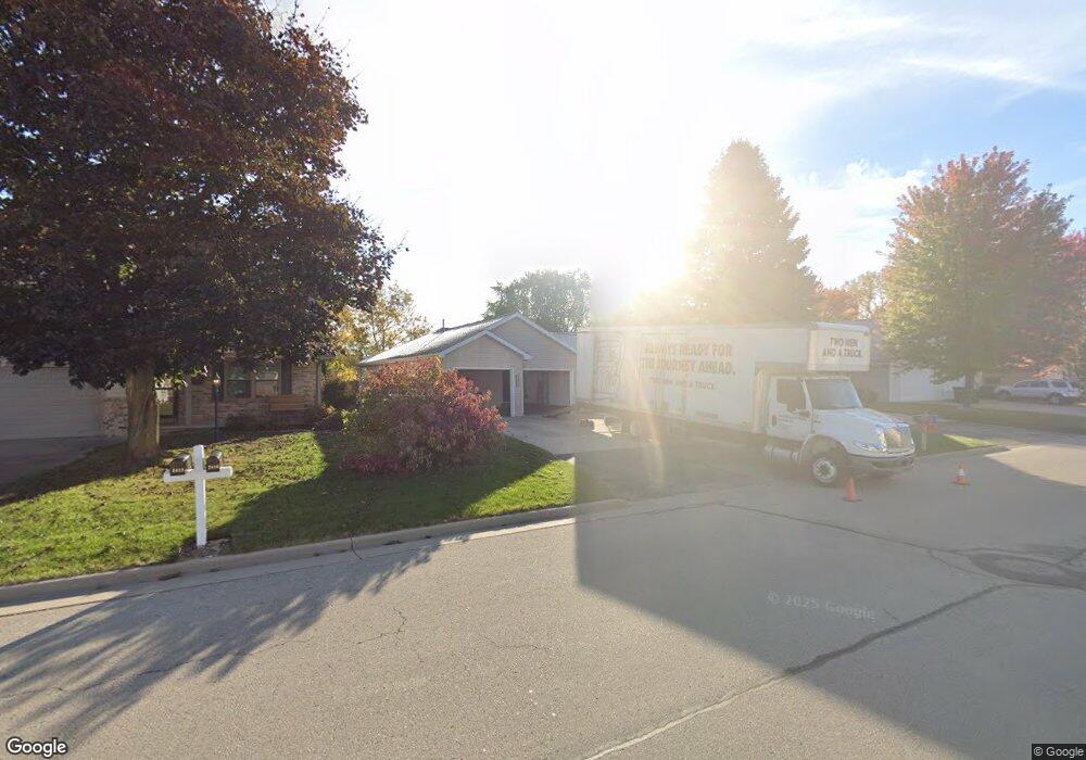 2420 N Cloudview Dr, Appleton, WI 54914 - photo 1