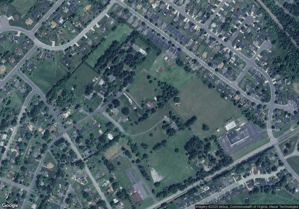 536 Alphin Ave, Waynesboro, VA 22980 - photo 1