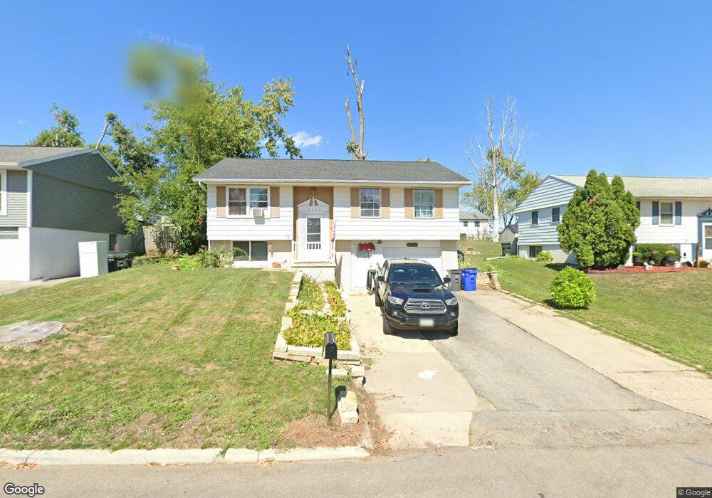 3120 Pebble Dr SW, Cedar Rapids, IA 52404 - photo 1