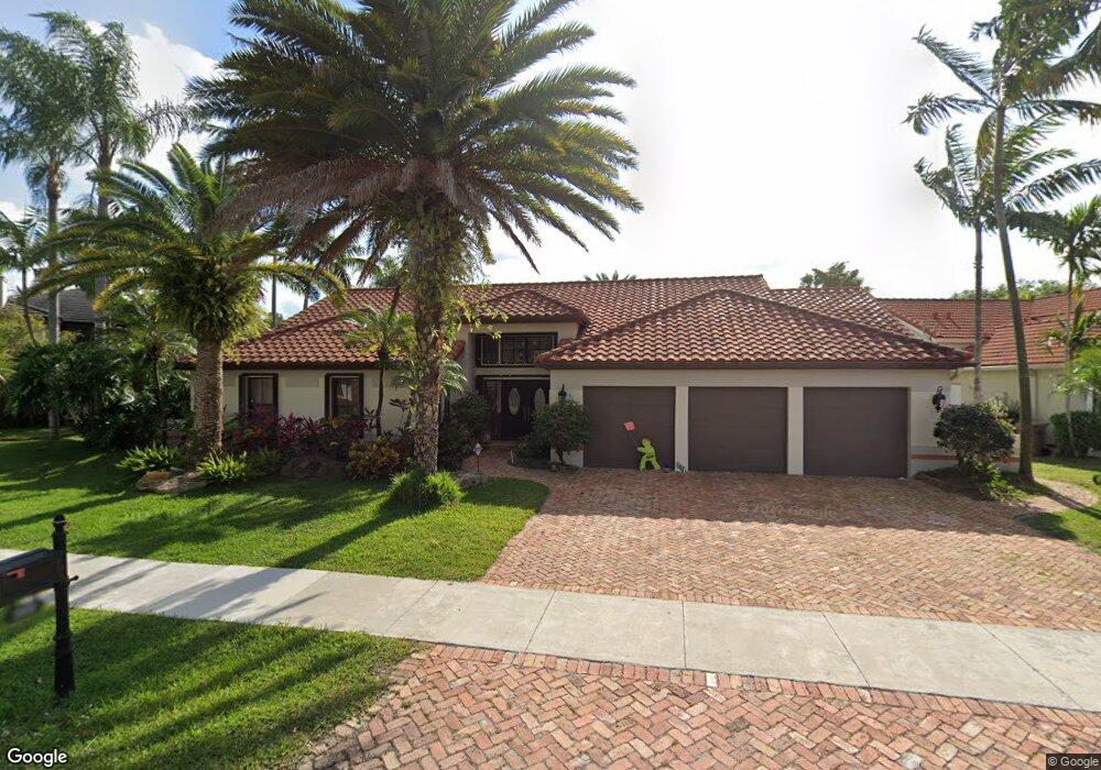 2920 Hidden Hollow Ln, Davie, FL 33328 - photo 1