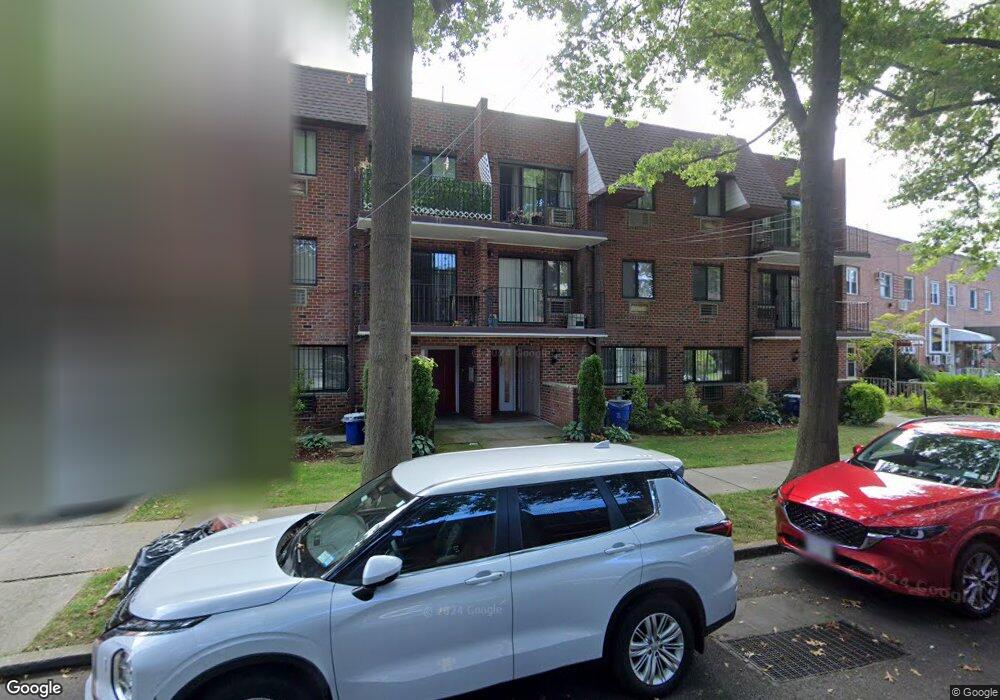 71-49 162nd St unit 3FL, Fresh Meadows, NY 11365 - photo 1