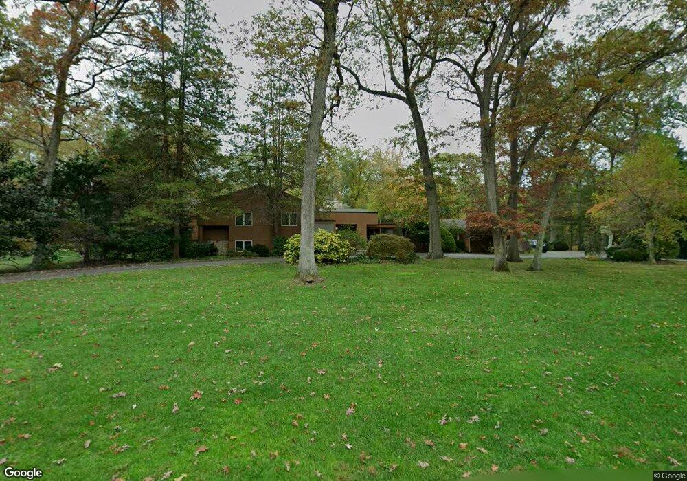 10 Quaker Ridge Rd, Glen Head, NY 11545 - photo 1