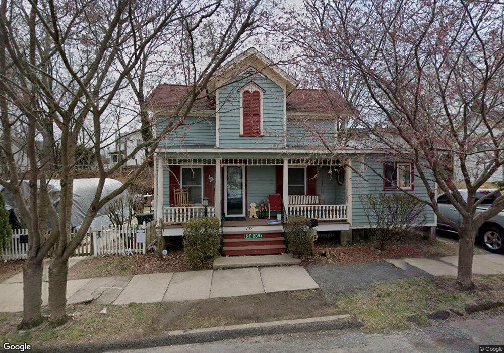 209 E Catherine St, Milford, PA 18337 - photo 1