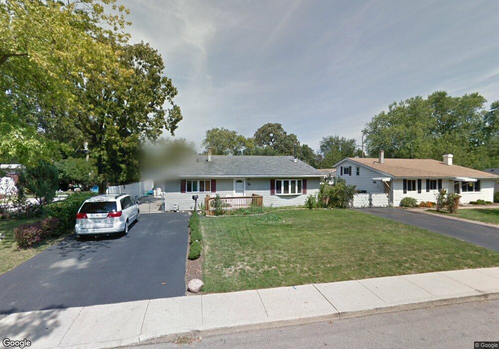 426 Blackhawk Ave, Carpentersville, IL 60110 - photo 1