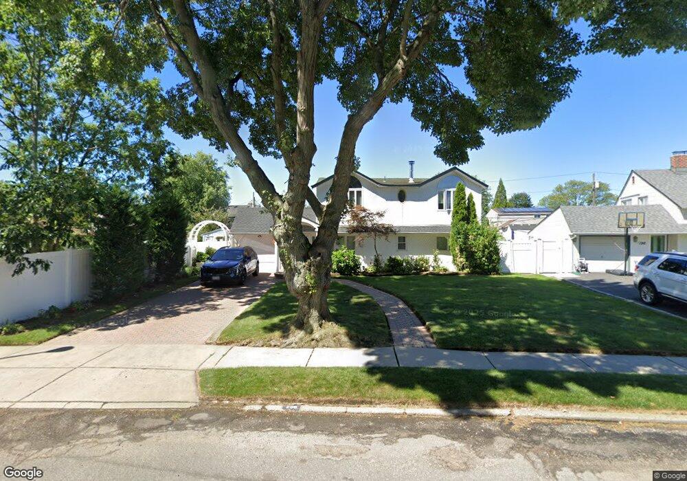 200 Red Maple Dr E, Levittown, NY 11756 - photo 1