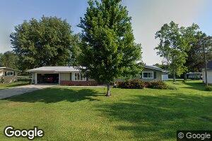 513 E Walnut St, Perry, MO 63462