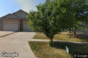 611 Hillview Dr, Fairfax, IA 52228