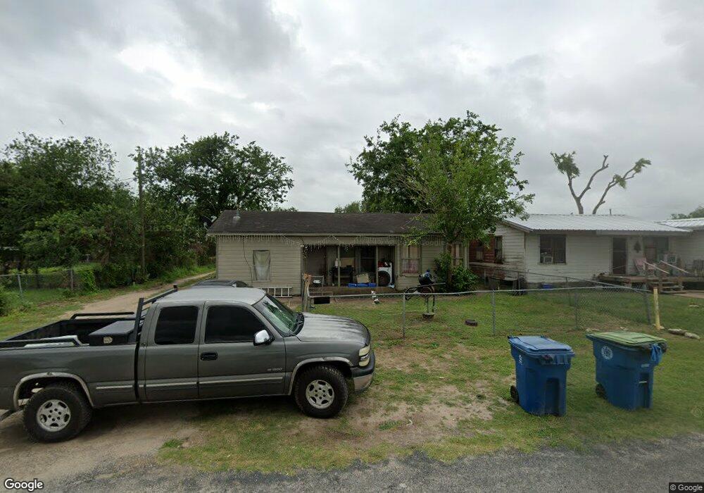 307 W Bell St, Beeville, TX 78102 - photo 1
