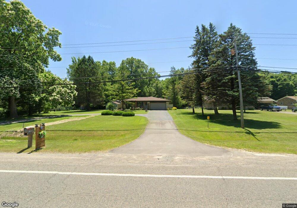 9446 E Richfield Rd, Davison, MI 48423 - photo 1