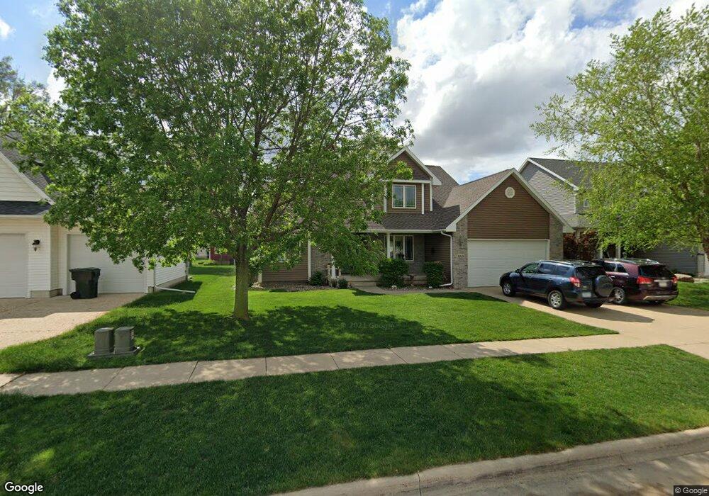 5319 Glacier Dr, Cedar Falls, IA 50613 - photo 1