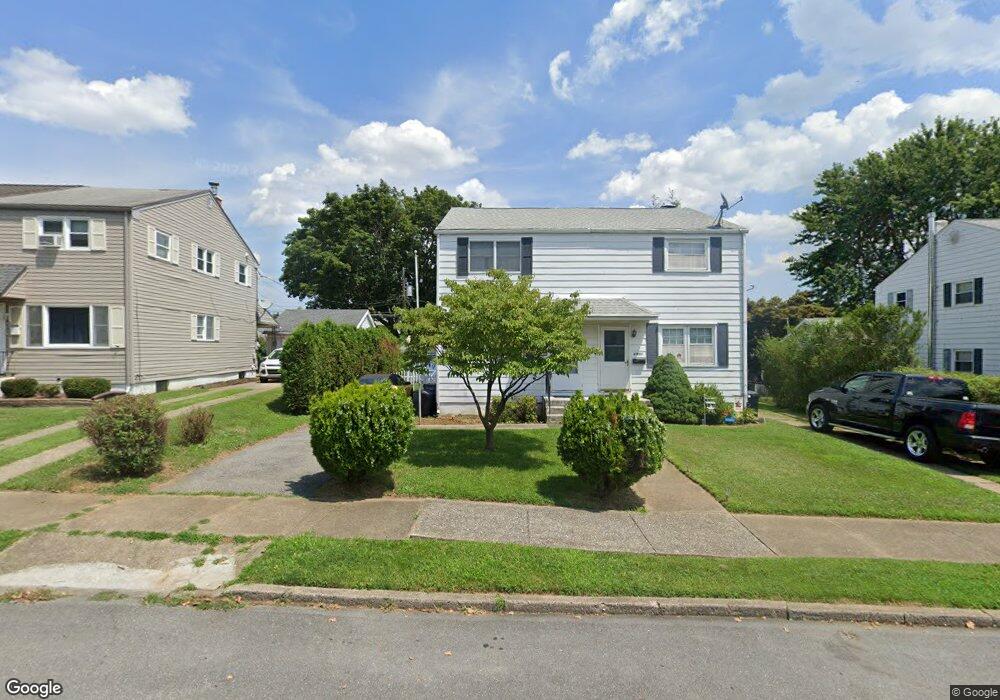 1315 Crestwood Rd, Bethlehem, PA 18018 - photo 1