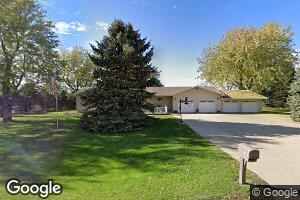 3187 Perkins Dr W, Hull, IA 51239