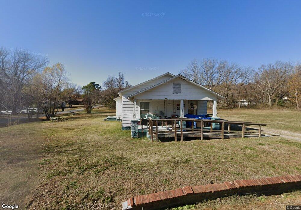 801 NE 3rd St, Henryetta, OK 74437 - photo 1