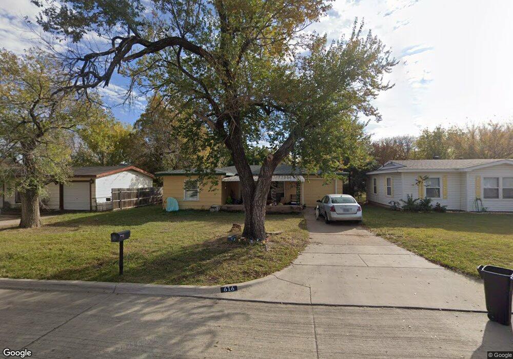 616 Greenway Dr, Hurst, TX 76053 - photo 1