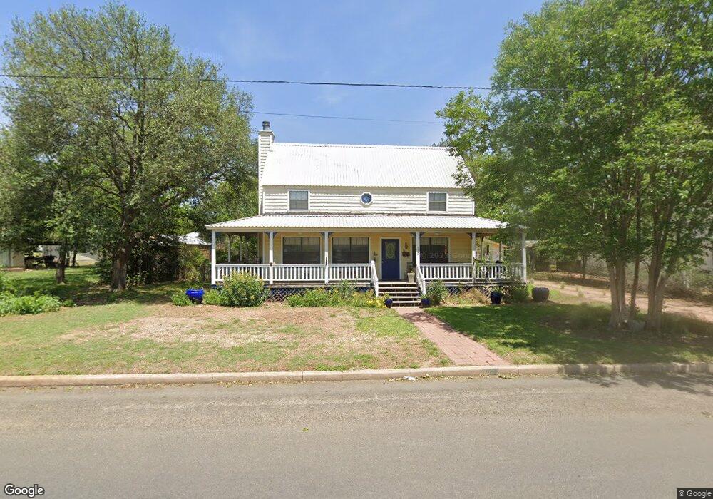 112 W Morse St, Fredericksburg, TX 78624 - photo 1