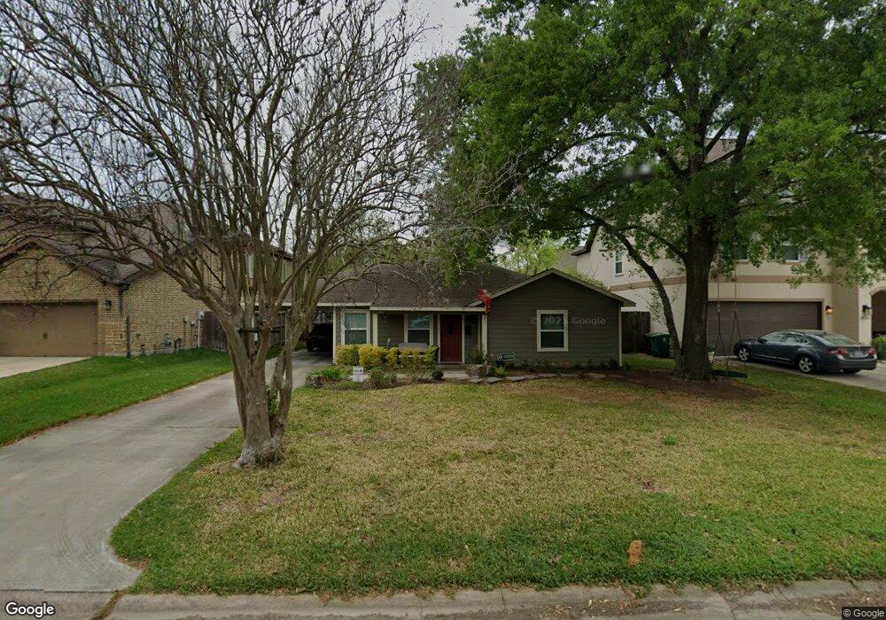1702 Libbey Dr, Houston, TX 77018 - photo 1