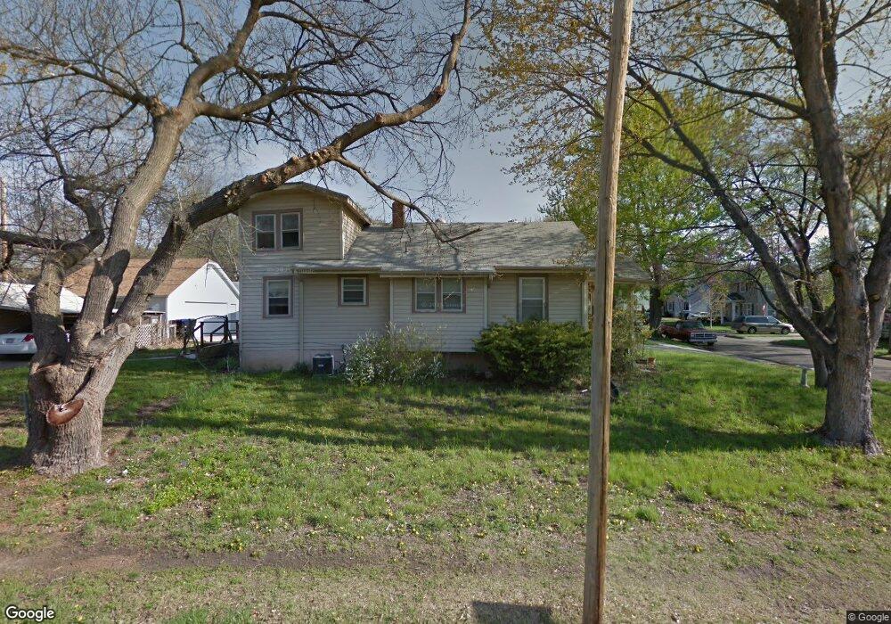745 SW Webster Ave, Topeka, KS 66606 - photo 1