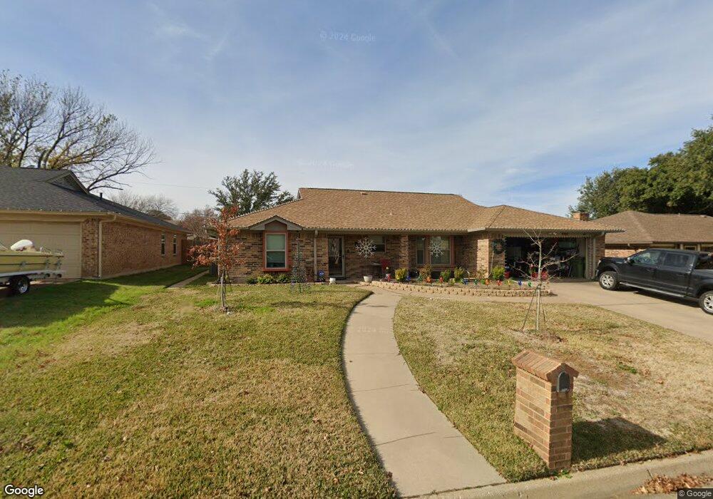 7617 Hunt Dr, North Richland Hills, TX 76182 - photo 1