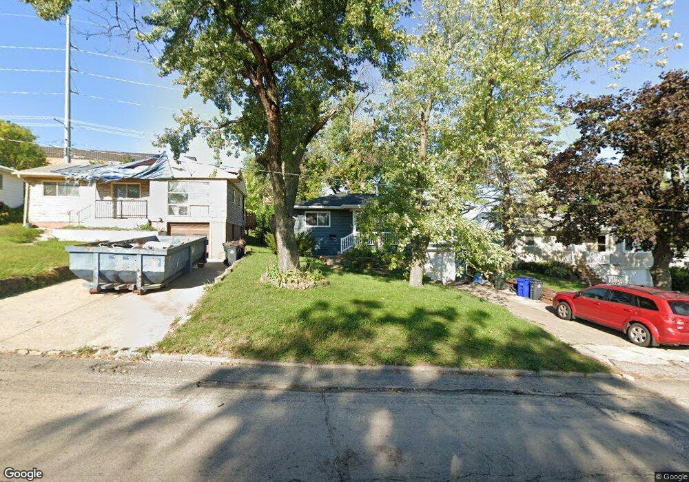 1102 18th St SW, Cedar Rapids, IA 52404 - photo 1