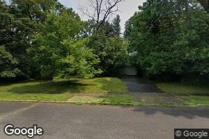 11 Spruce Ln, Princeton, NJ 08540