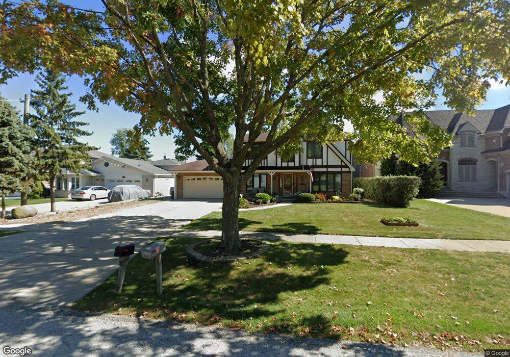 2279 Eastview Dr, Des Plaines, IL 60018 - photo 1