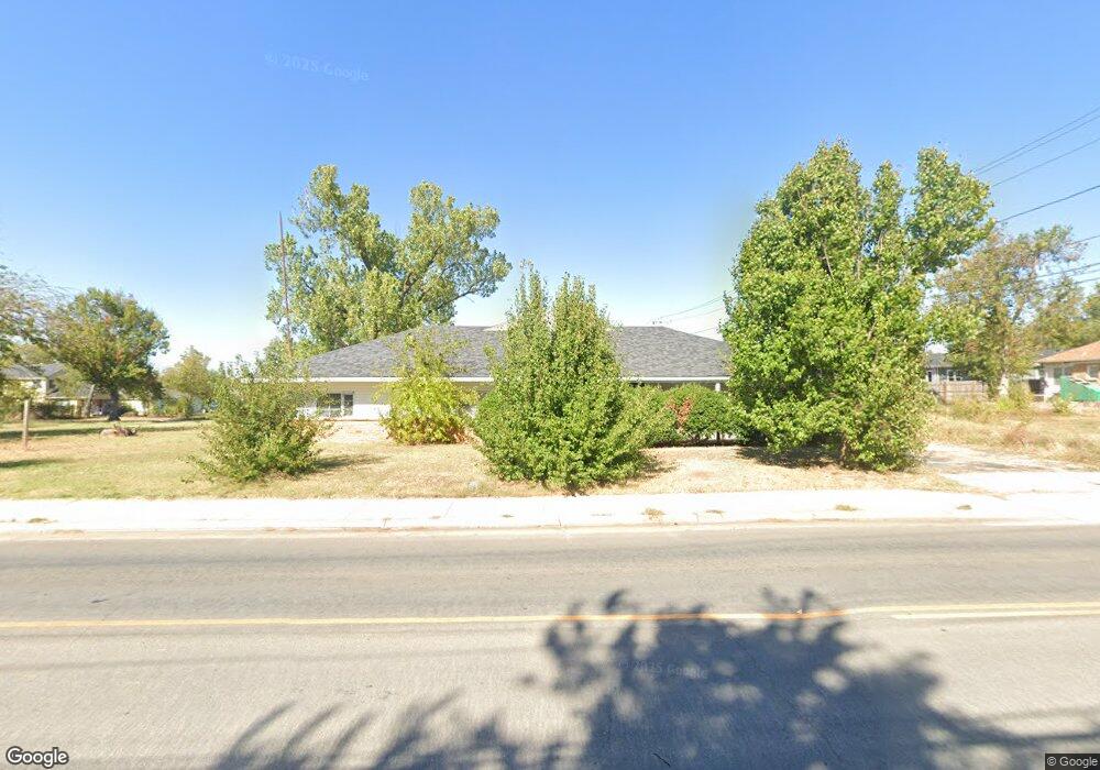 218 W Independence St, Shawnee, OK 74804 - photo 1