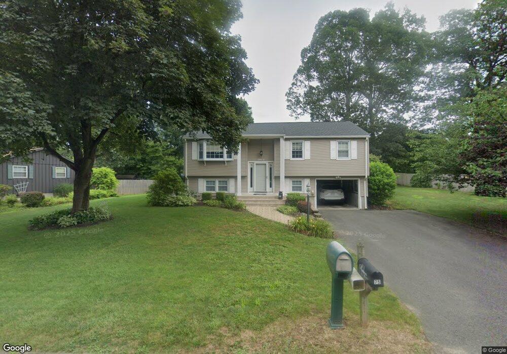 86 Pheasant Run Cir, Feeding Hills, MA 01030 - photo 1