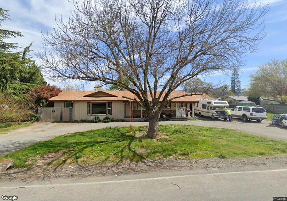 1471 Raydean Dr, Grants Pass, OR 97527 - photo 1