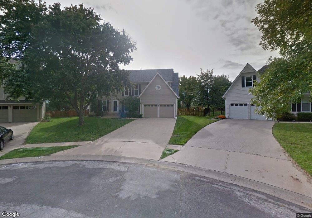 8527 Lakeview Ave, Lenexa, KS 66219 - photo 1