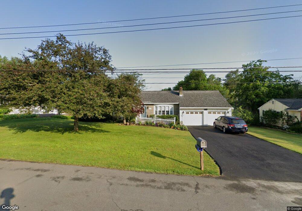 90 Ash Tree Ln, Schenectady, NY 12309 - photo 1