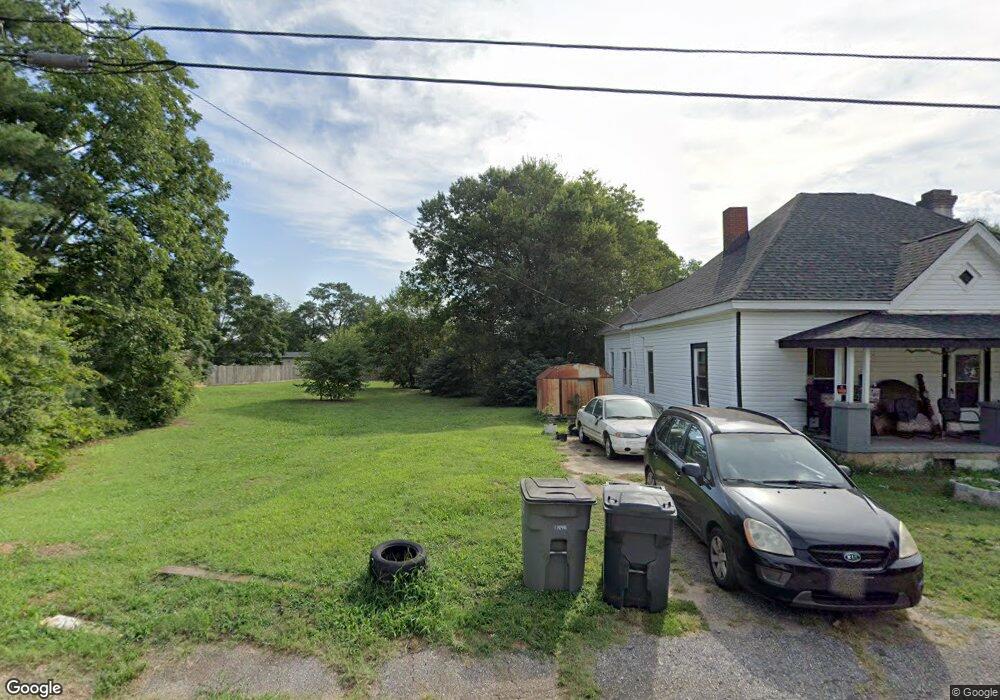 112 Dyer St, Greenville, SC 29611 - photo 1