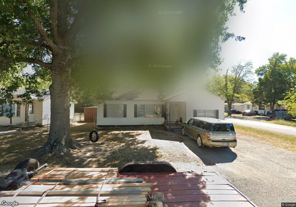 1102 NE 2nd Place, Pryor, OK 74361 - photo 1