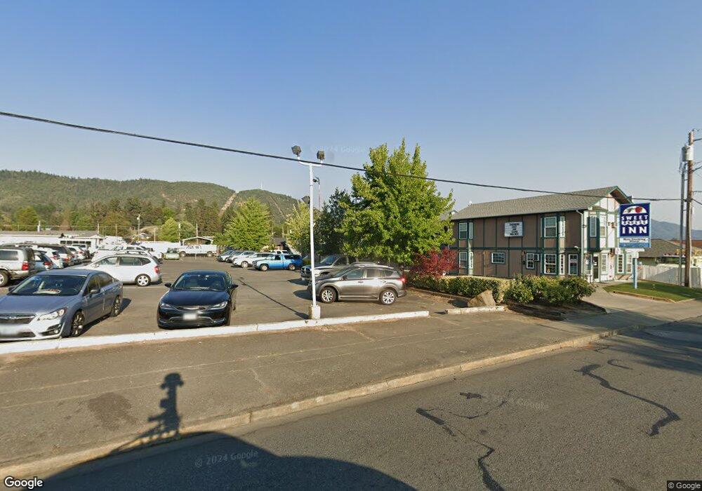 1615 NE 6th St, Grants Pass, OR 97526 - photo 1