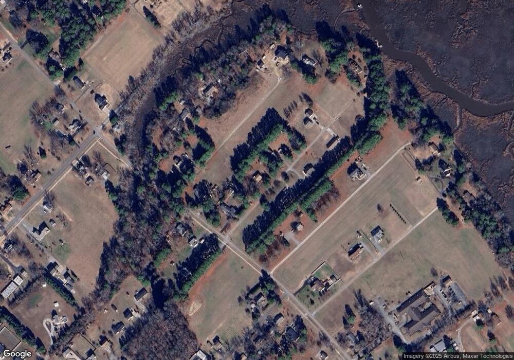 1320 Geron Ln, West Point, VA 23181 - photo 1