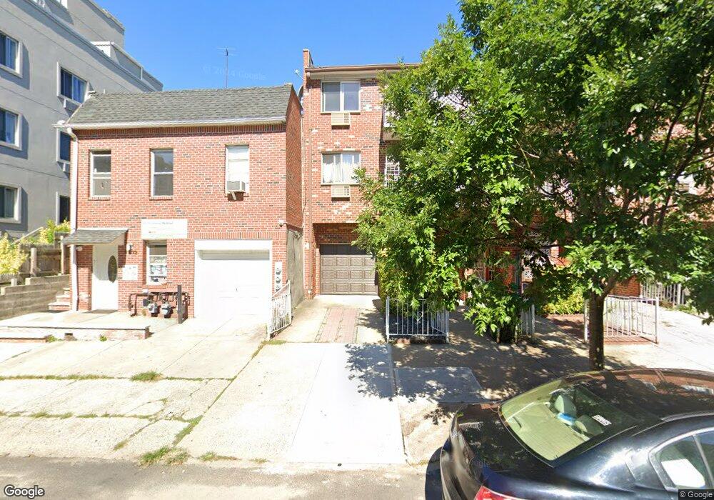 31-28 47th St unit 2, Long Island City, NY 11103 - photo 1