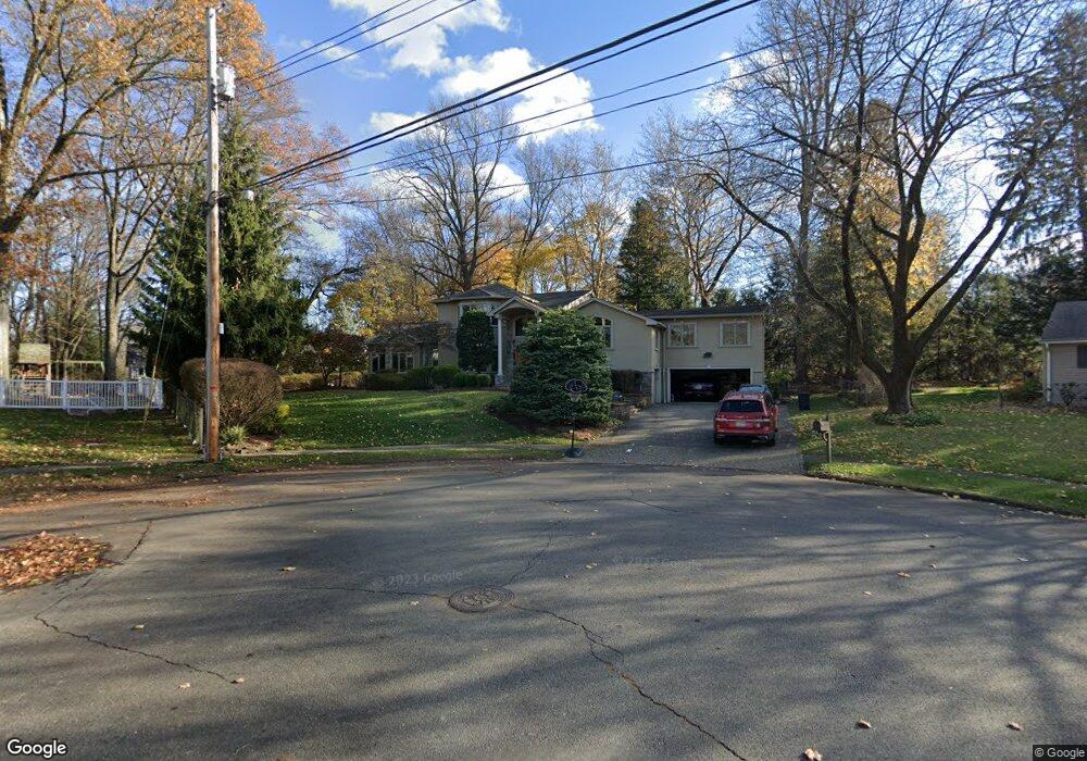 22 Gwynne Ct, Closter, NJ 07624 - photo 1